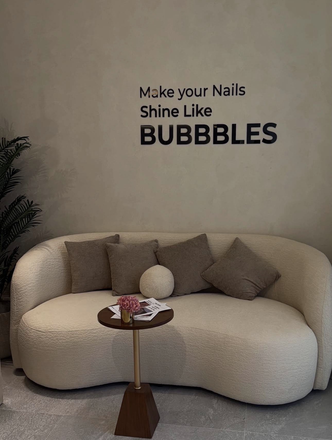 Bubbles Nails