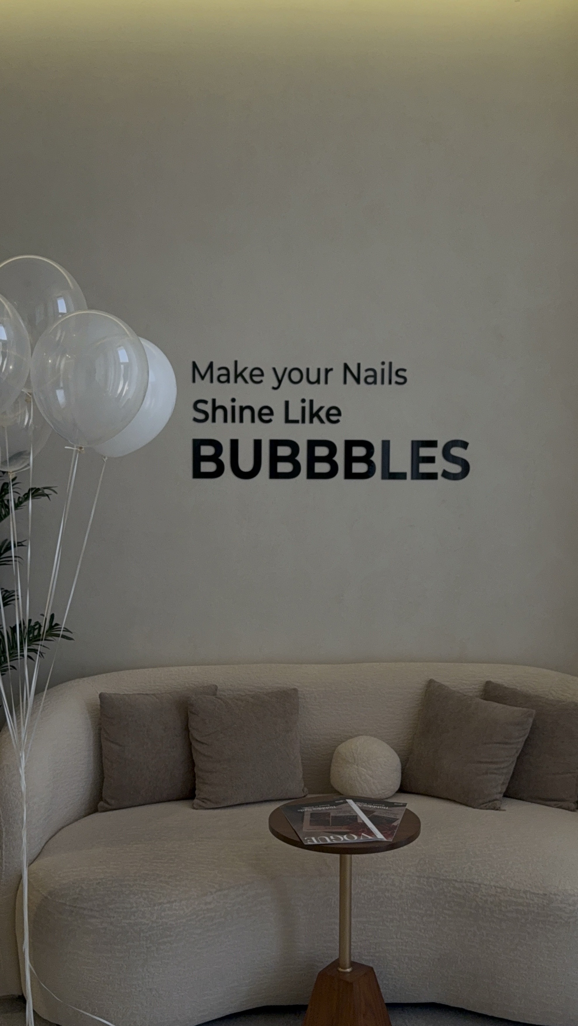 Bubbles Nails