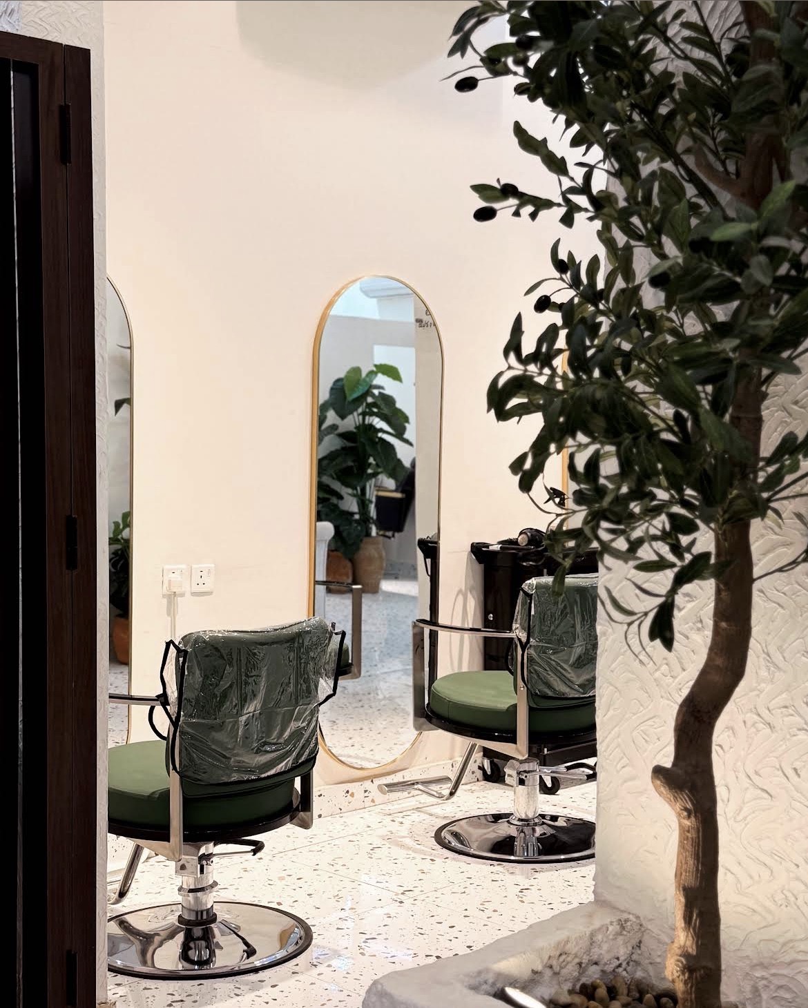 Feather Beauty Salon